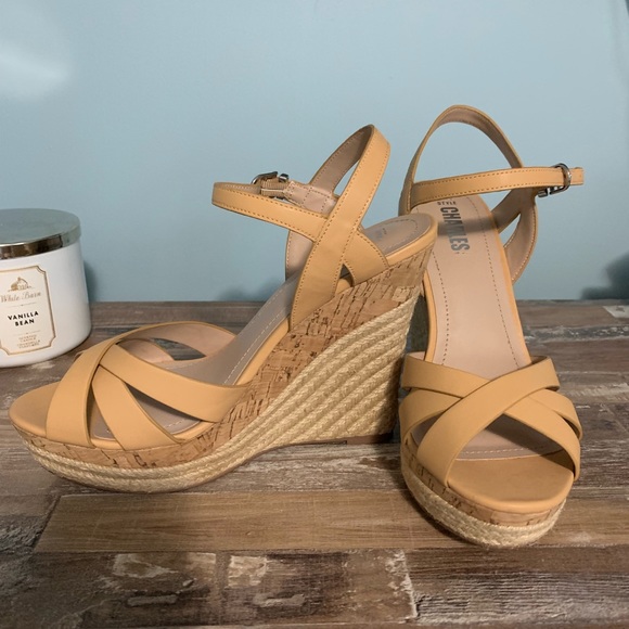 Style by Charles David wedges - Picture 4 of 5